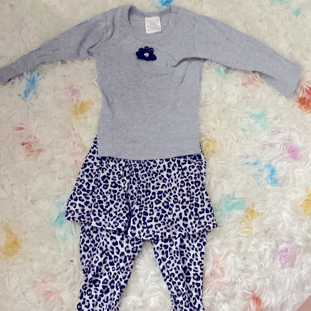 Matching set with sequin flower and leop print bottoms